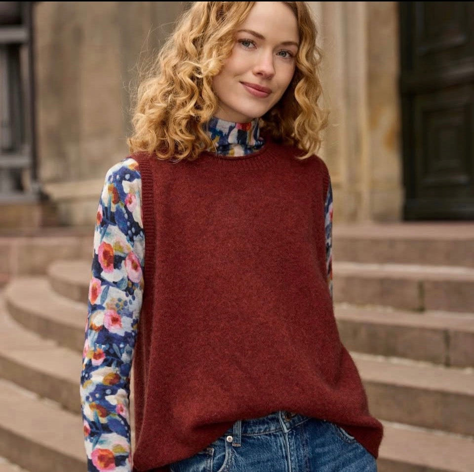 Mansted wool vest in spice