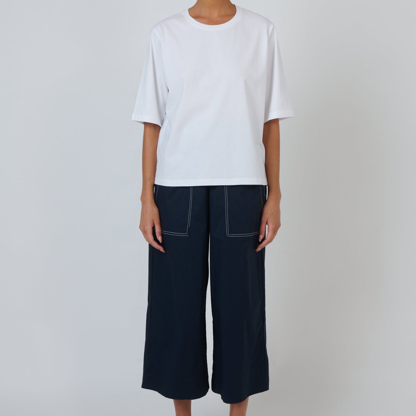 Naturals by O&J white tee with nave linen pants