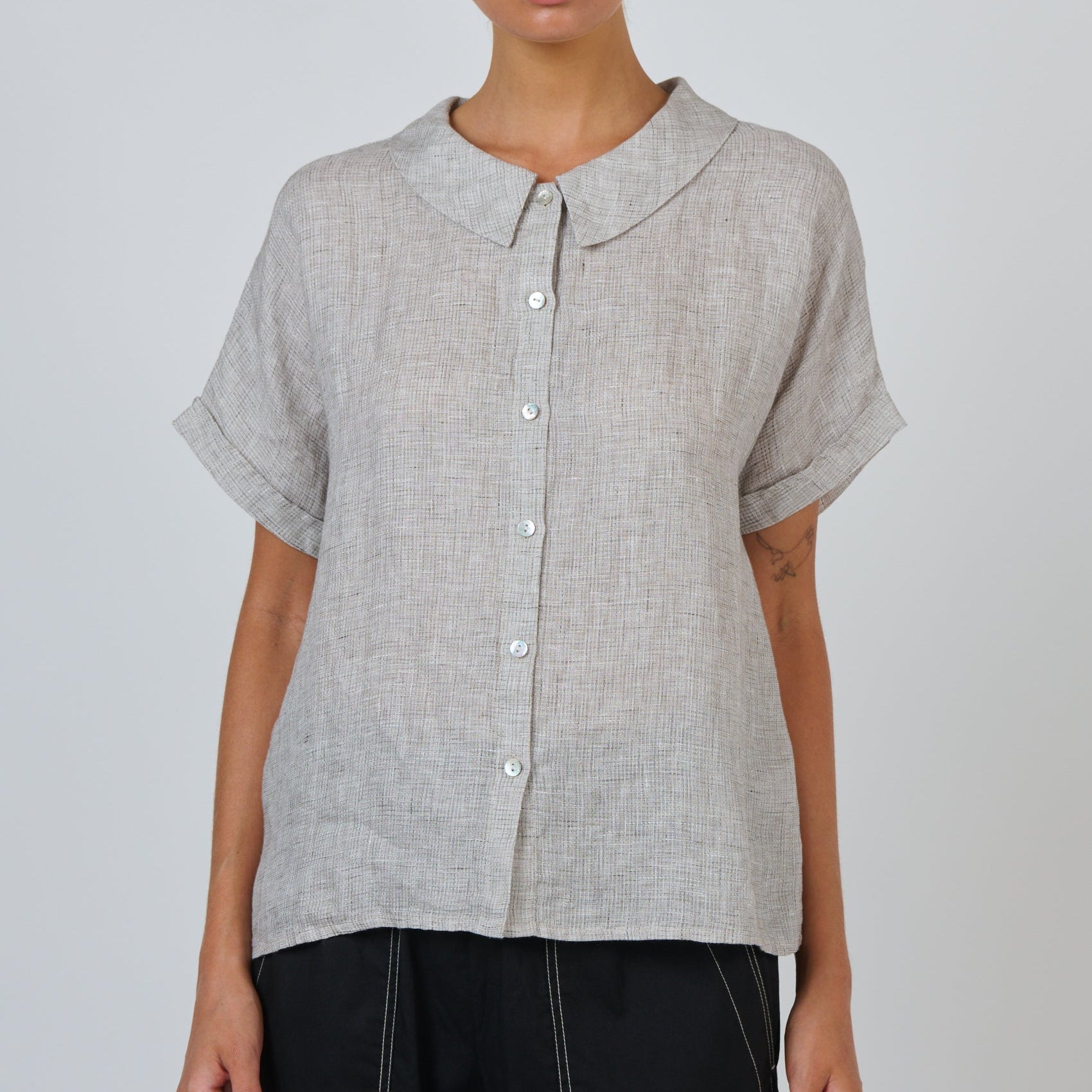 Naturals BY O&J women's quality soft linen shirt in natural.
