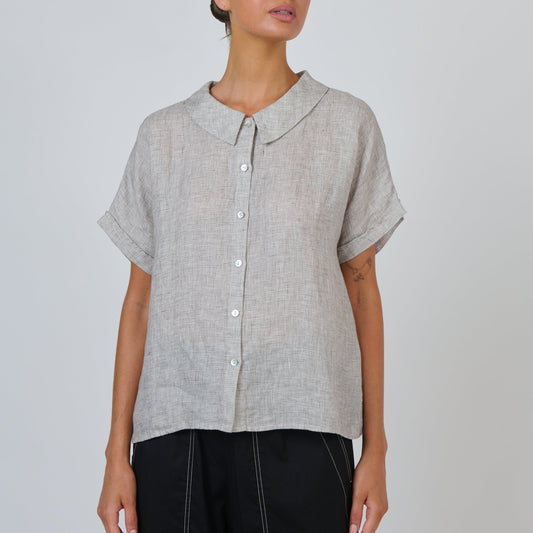 Naturals BY O&J feminine top in soft textured Linen GA314 in Chai