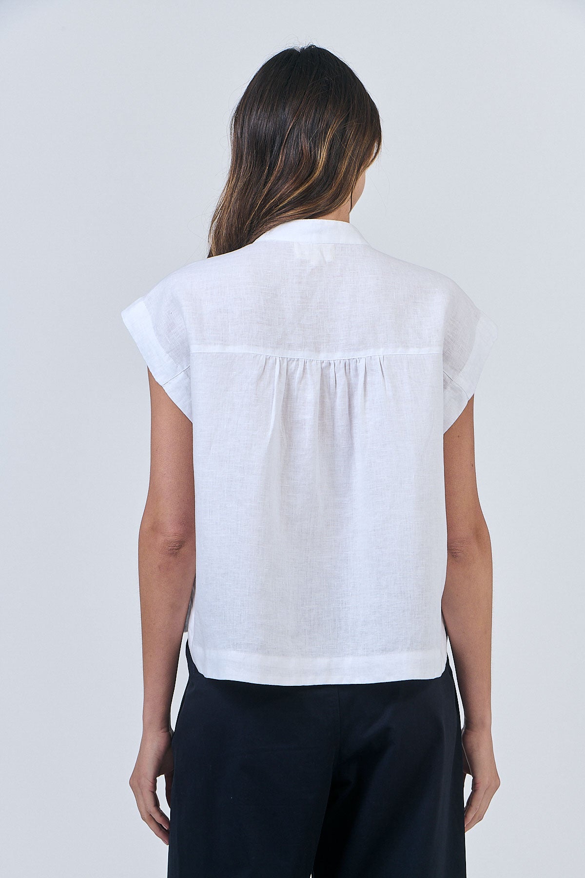 White Linen top for summer from Naturals by O&J.