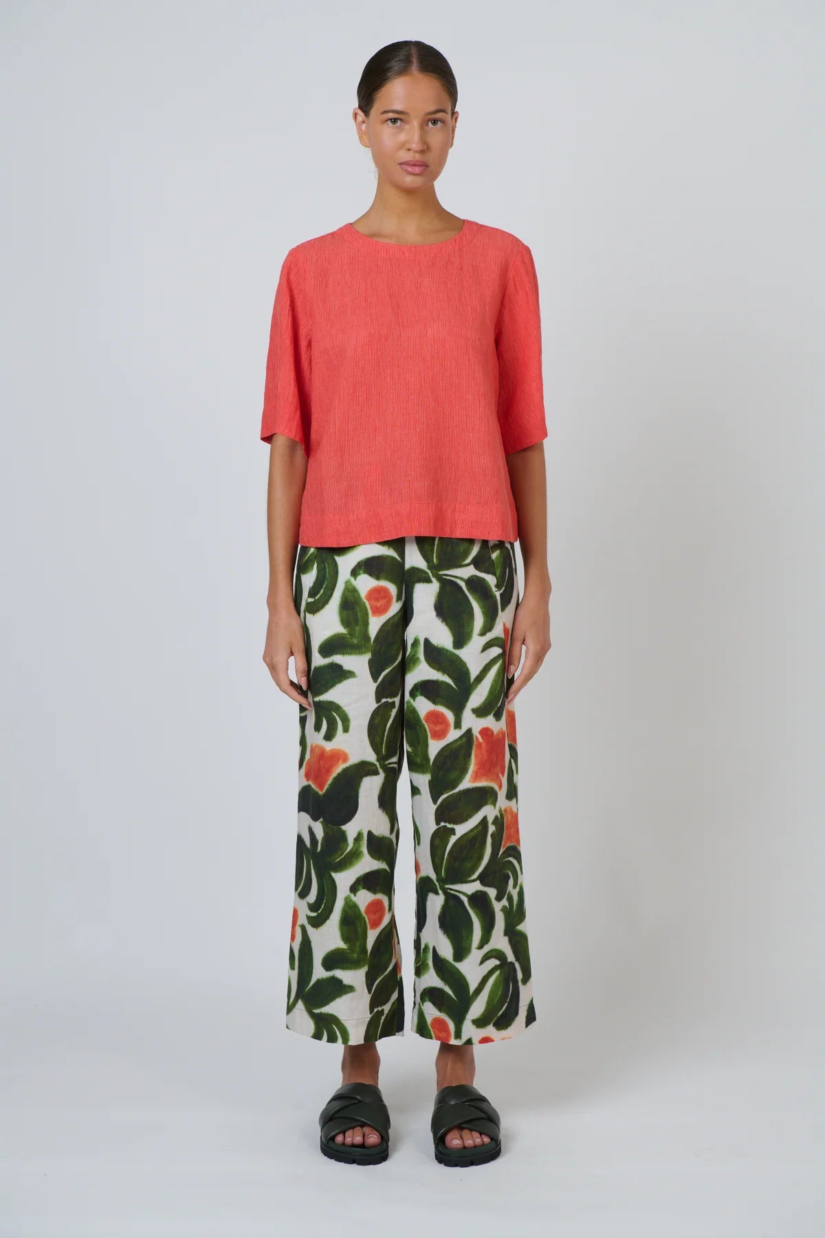 Naturals by O&J Linen Top in Coral Sunset Strip GA724B with naturals Linen pants Tuileries GA398