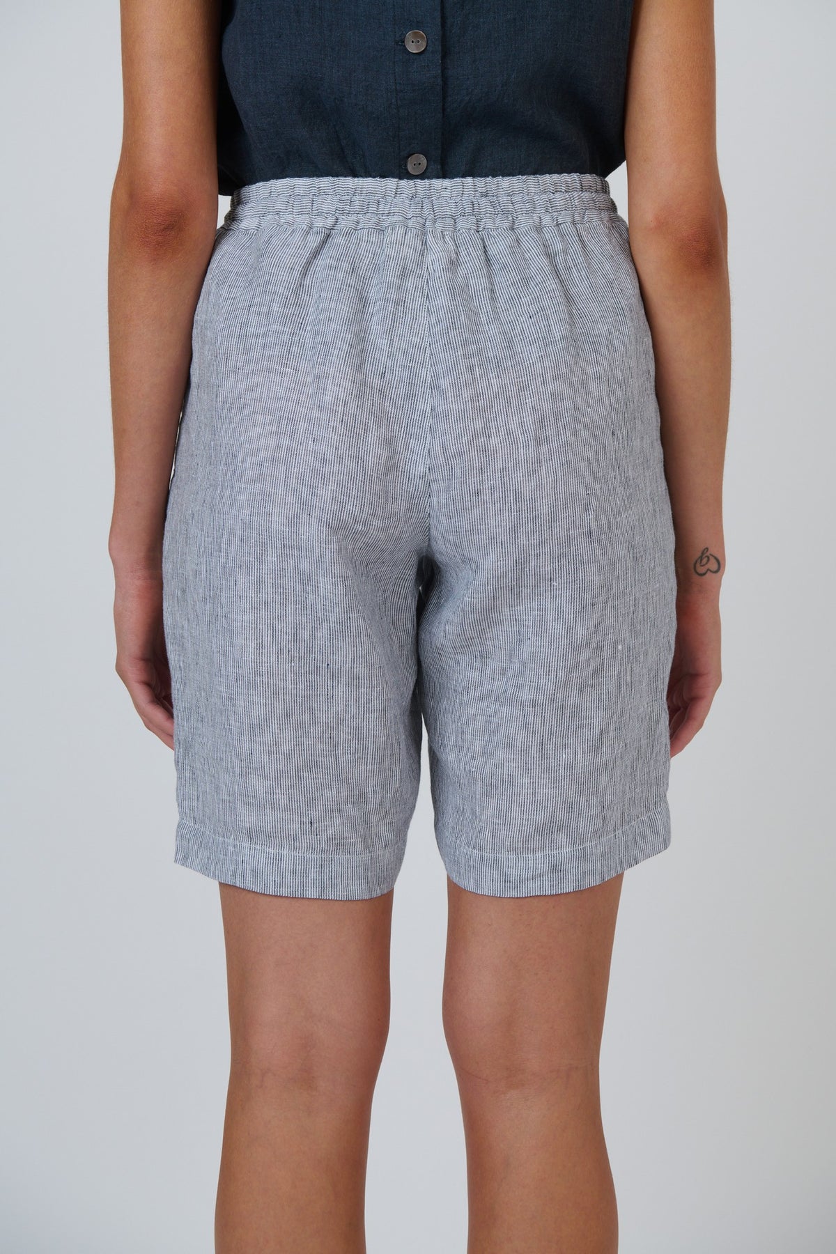 Naturals by O J Linen Shorts Sliver Back View Berrimas Overflow