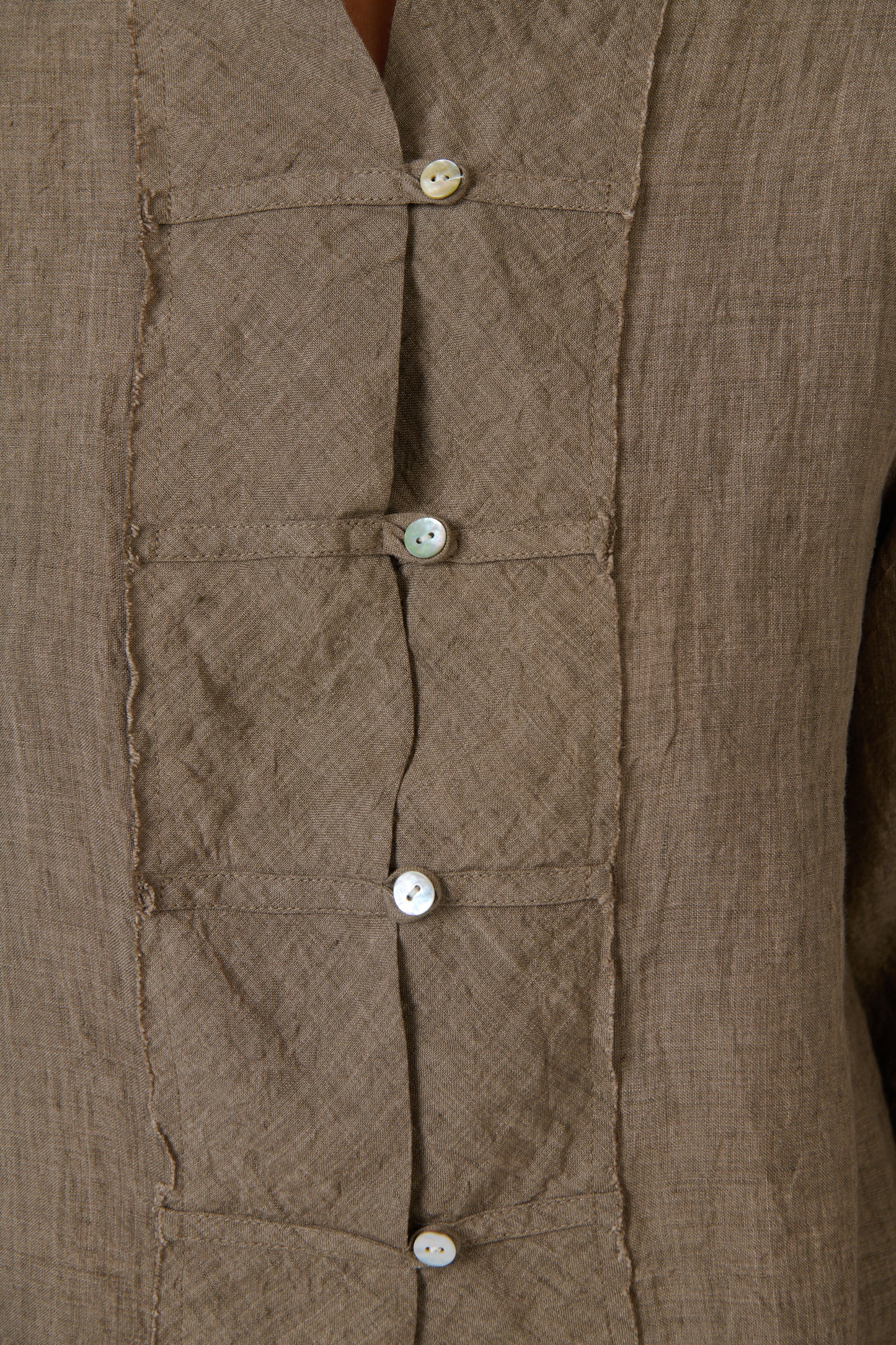 Naturals by O&J Mandarin style top in Linen. shell buttons Agate.