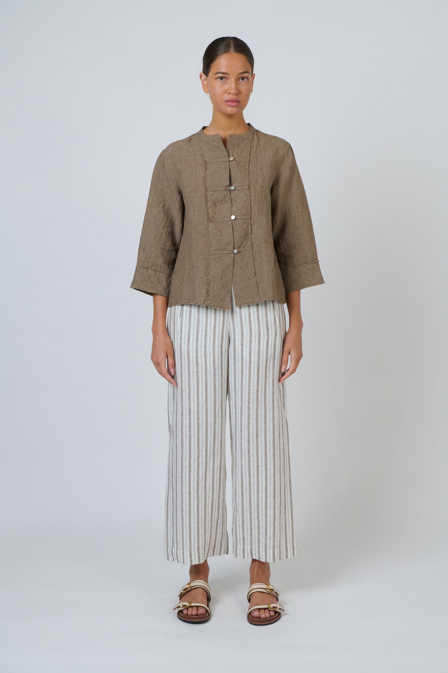 Naturals by O&J Mandarin style top in Linen. Agate. GA687