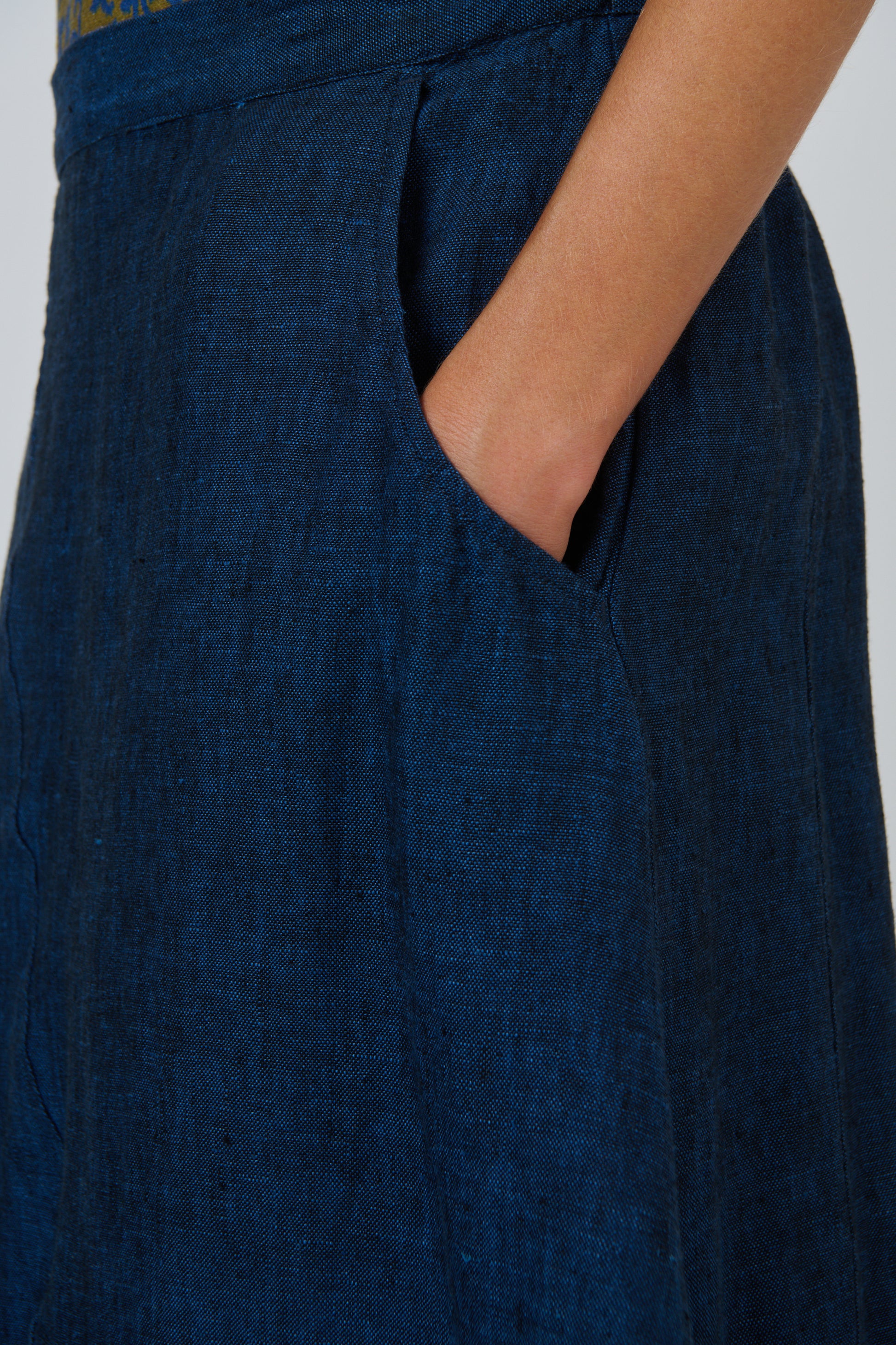 Naturals by O&J Navy Linen skirt GA736