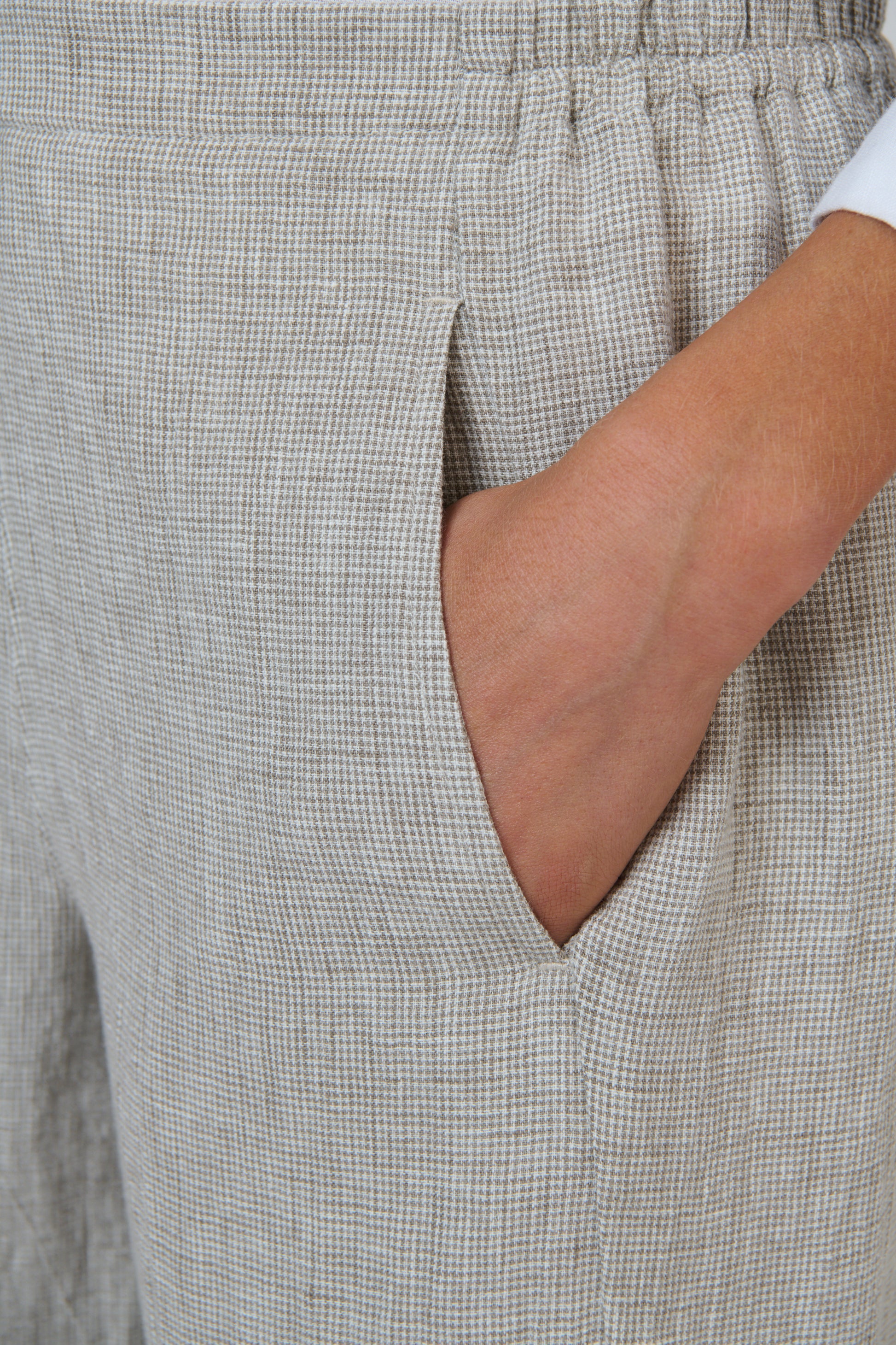 Naturals by O&J linen pants GA398 in a tiny check natural