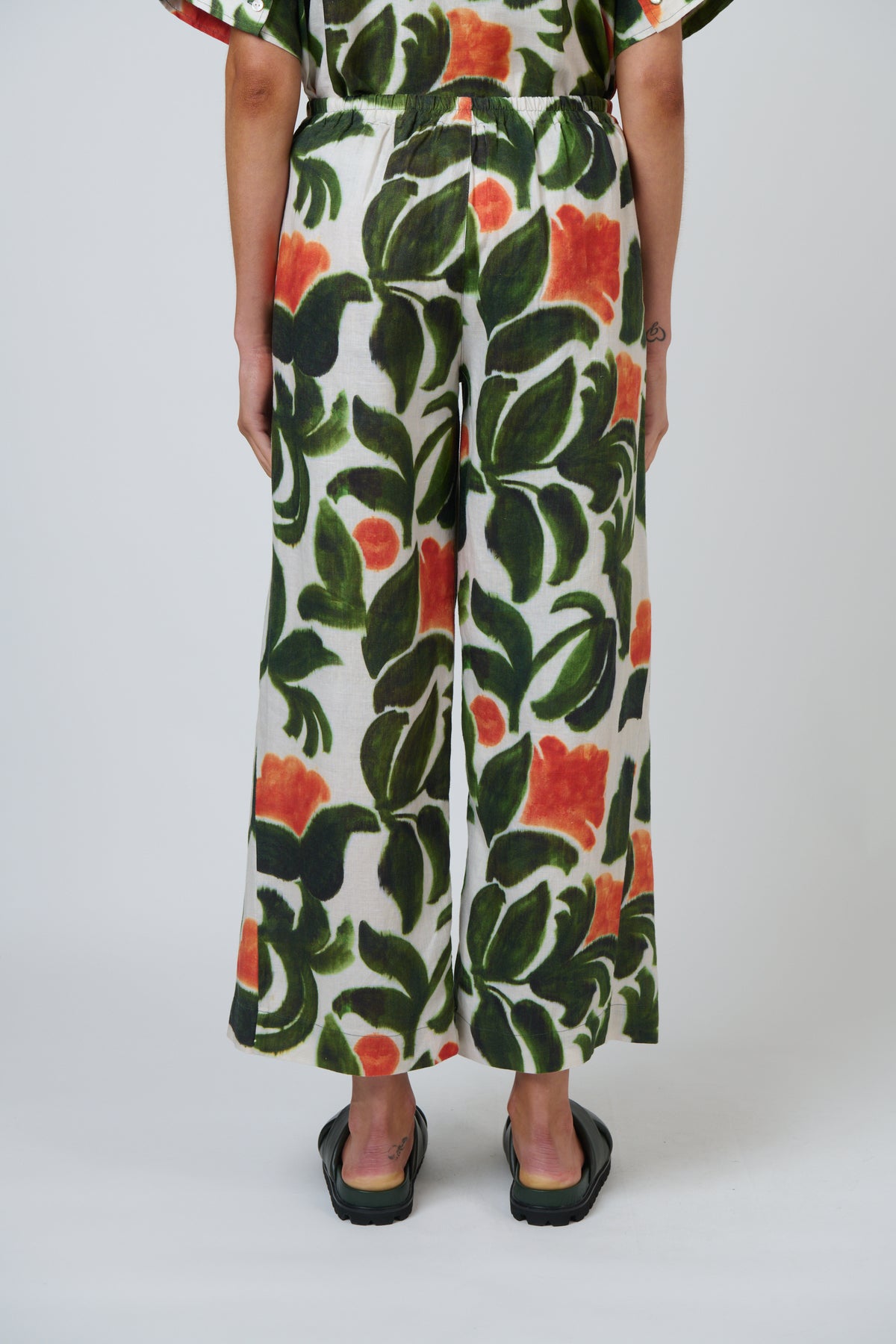 Naturals by O&J Linen Pants in Tuileries from behind