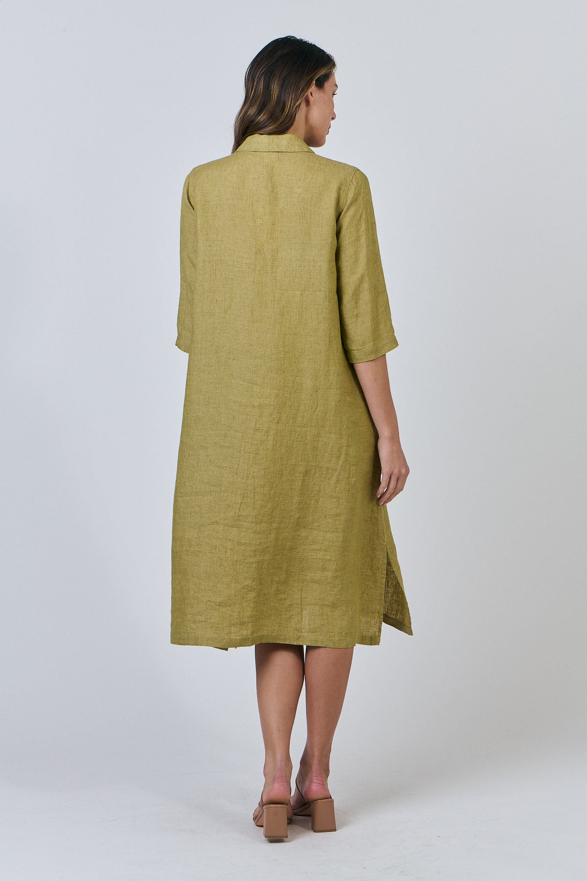 Naturals by O&J. Natural fibres. Linen shirtdress in Chartreuse.