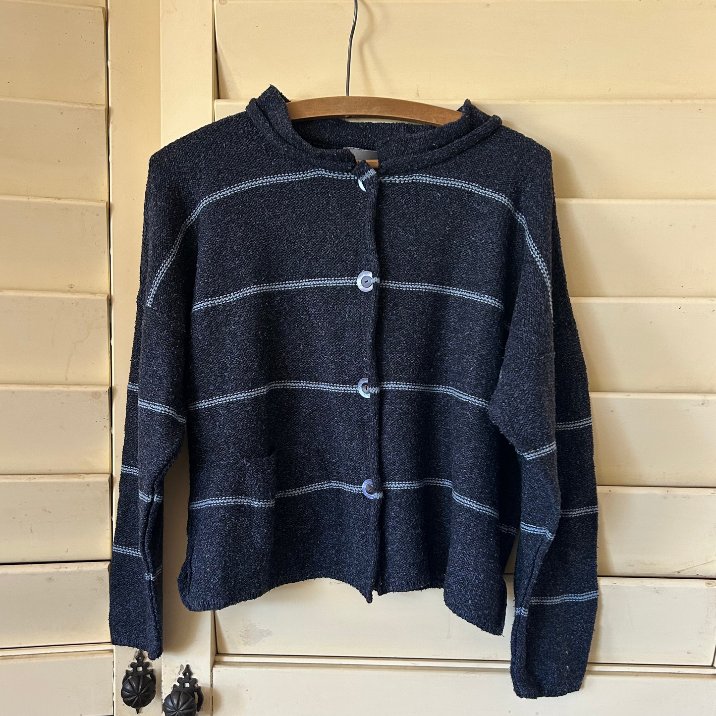Orkney hand kni. Navy Jacket cropped.