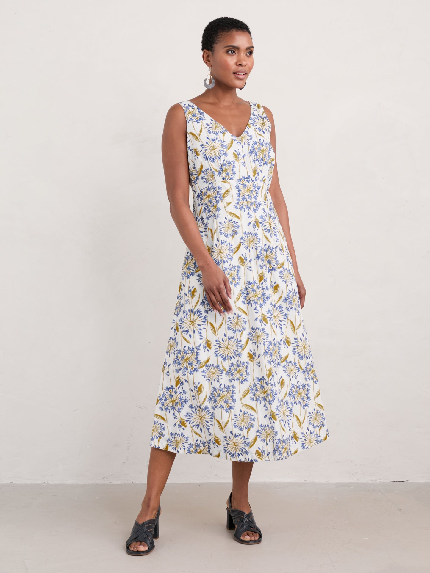 SEASALT'S Sky Beyond Dress in Agapanthus Lino Chalk, printed dress for women