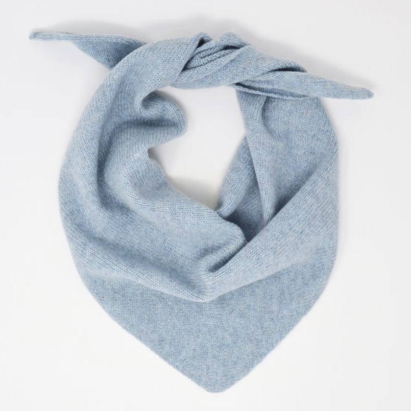 Neckerchief in light blue. Merino wool.