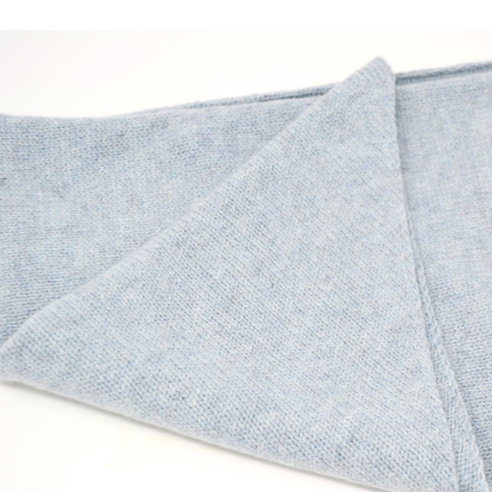 Woollen triangle scarf in blue