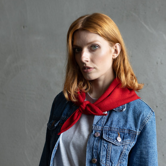 Red triangle scarf in merino wool
