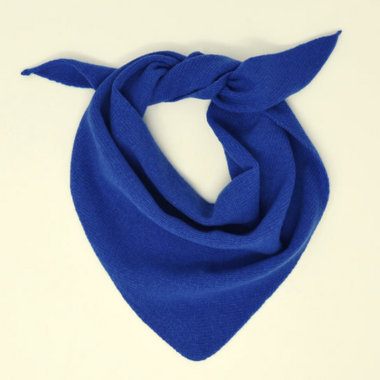 Blue triangle scarf kniited in merino wool