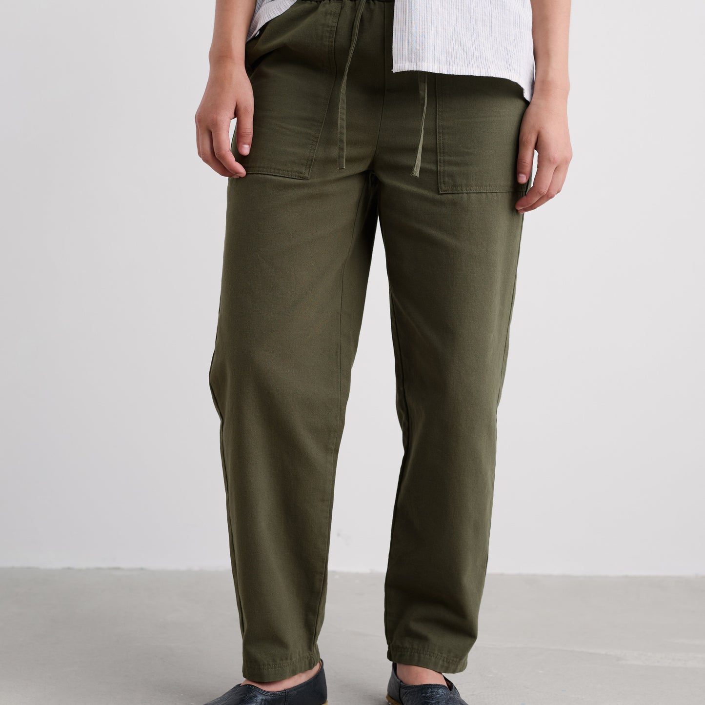 Seasalt Pants for women in dark green.