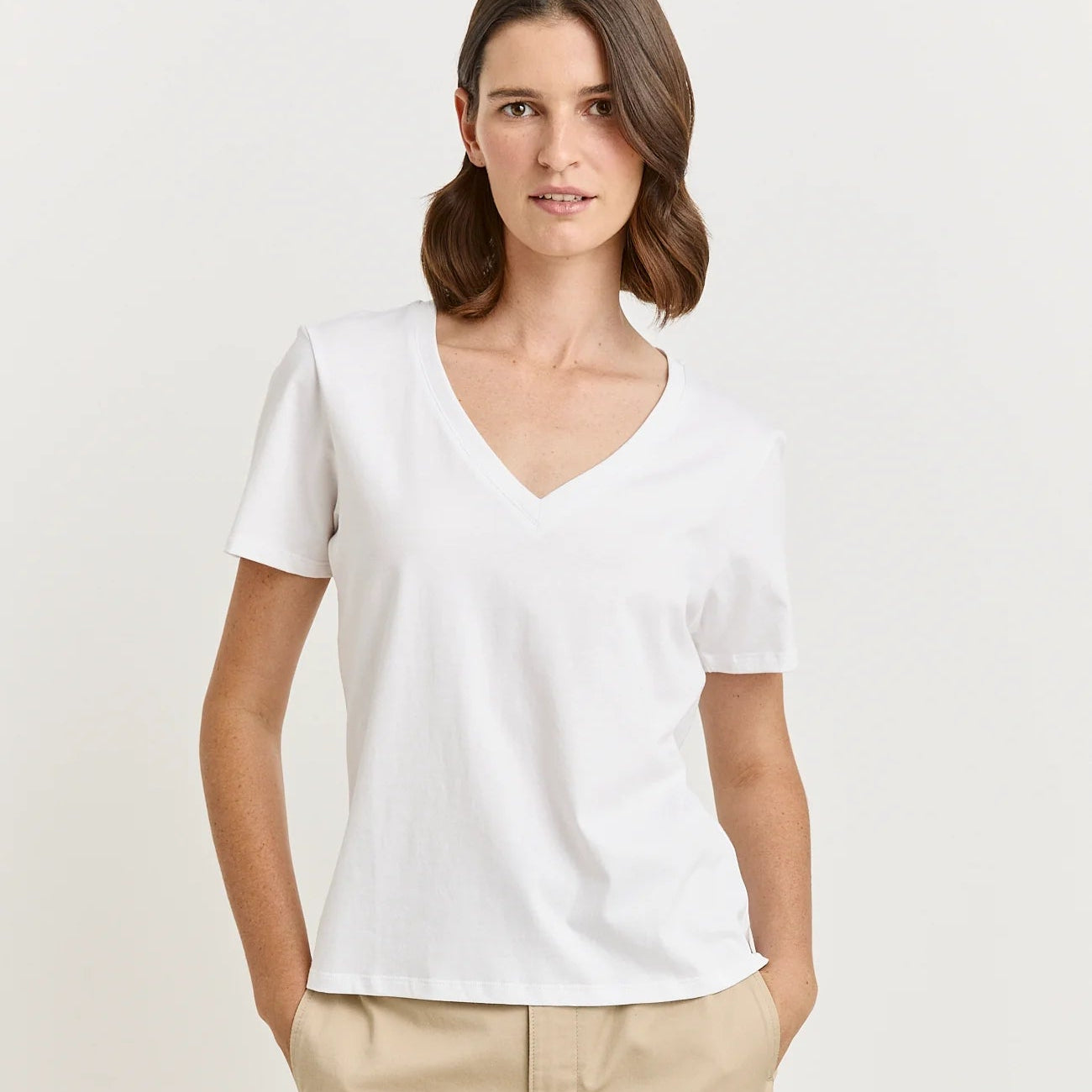 Toorallie vee neck t-shirt in white