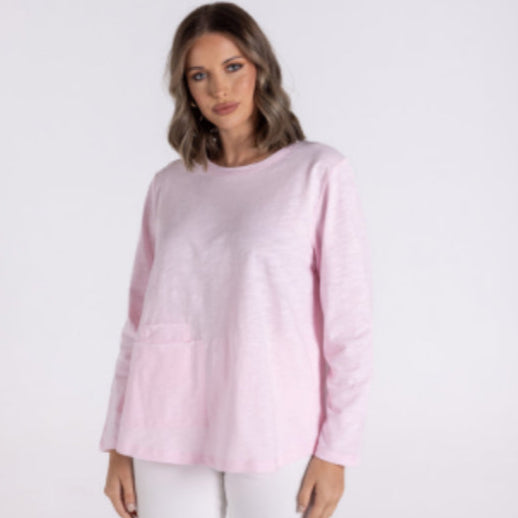 Two T's 7/8 T shirt in pink.