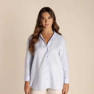 Linen  shirt in ice blue from Two T's.