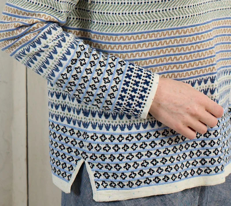 Mansted Hibiscus top in organic cotton Blue.