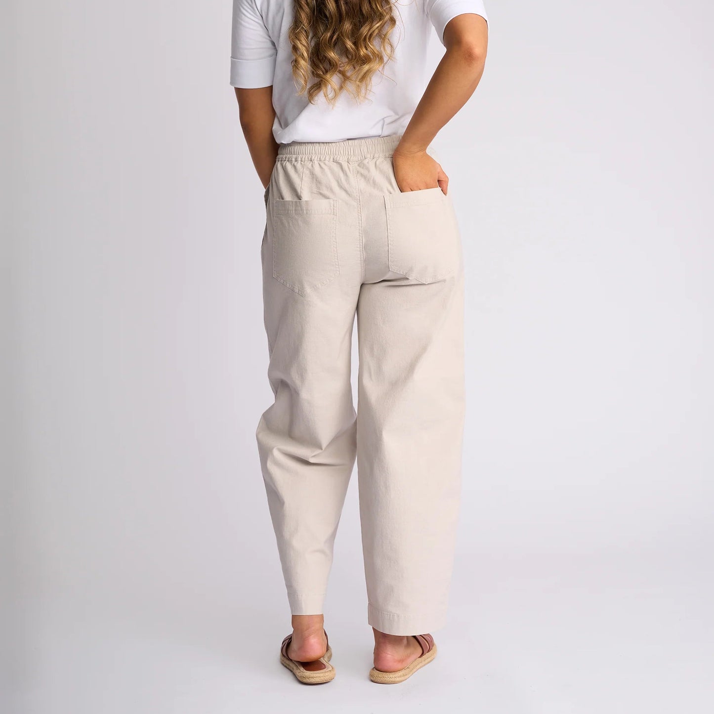 Vassalli Dione barrel leg pant in Stone