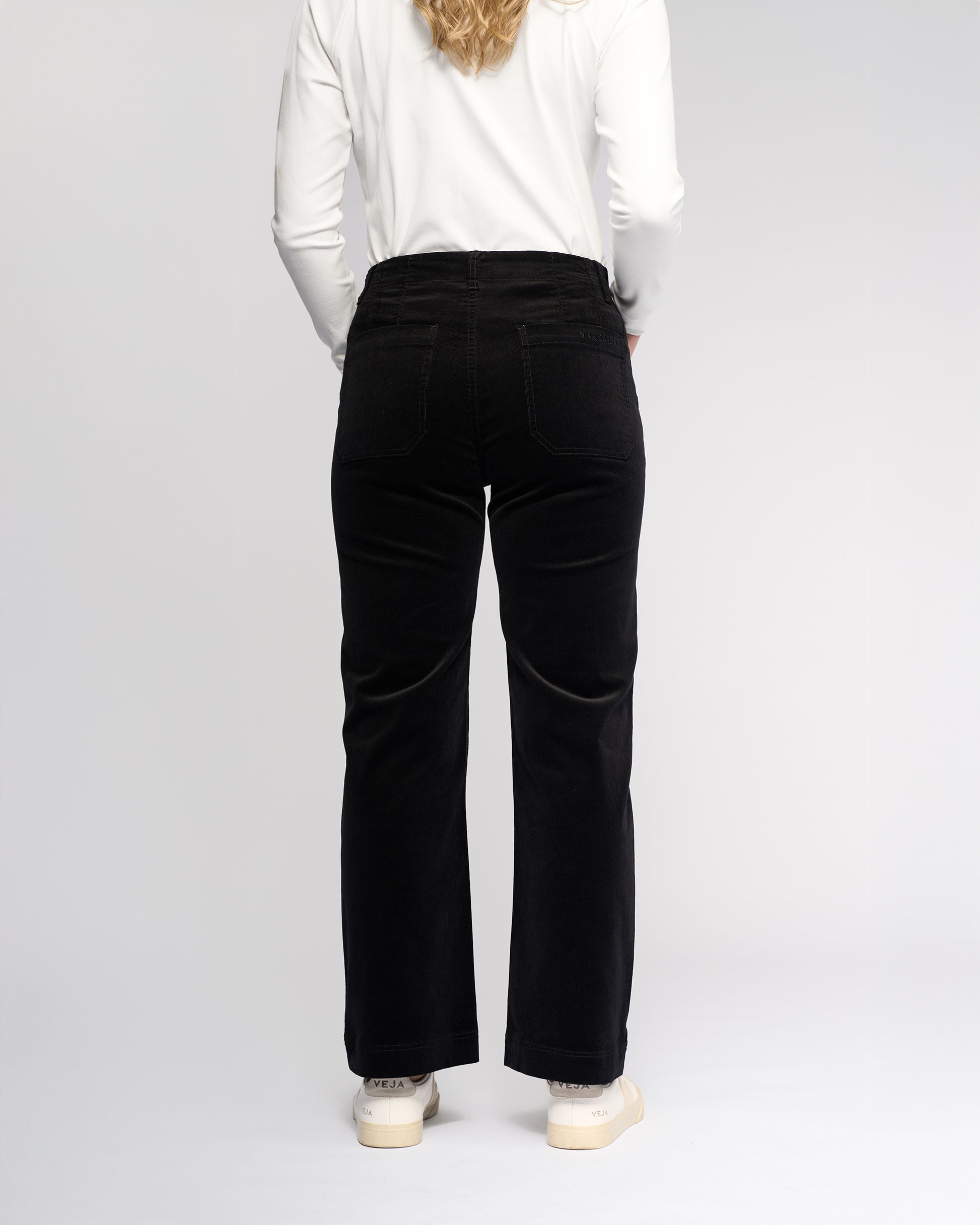 Women's ankle pants in Black cord