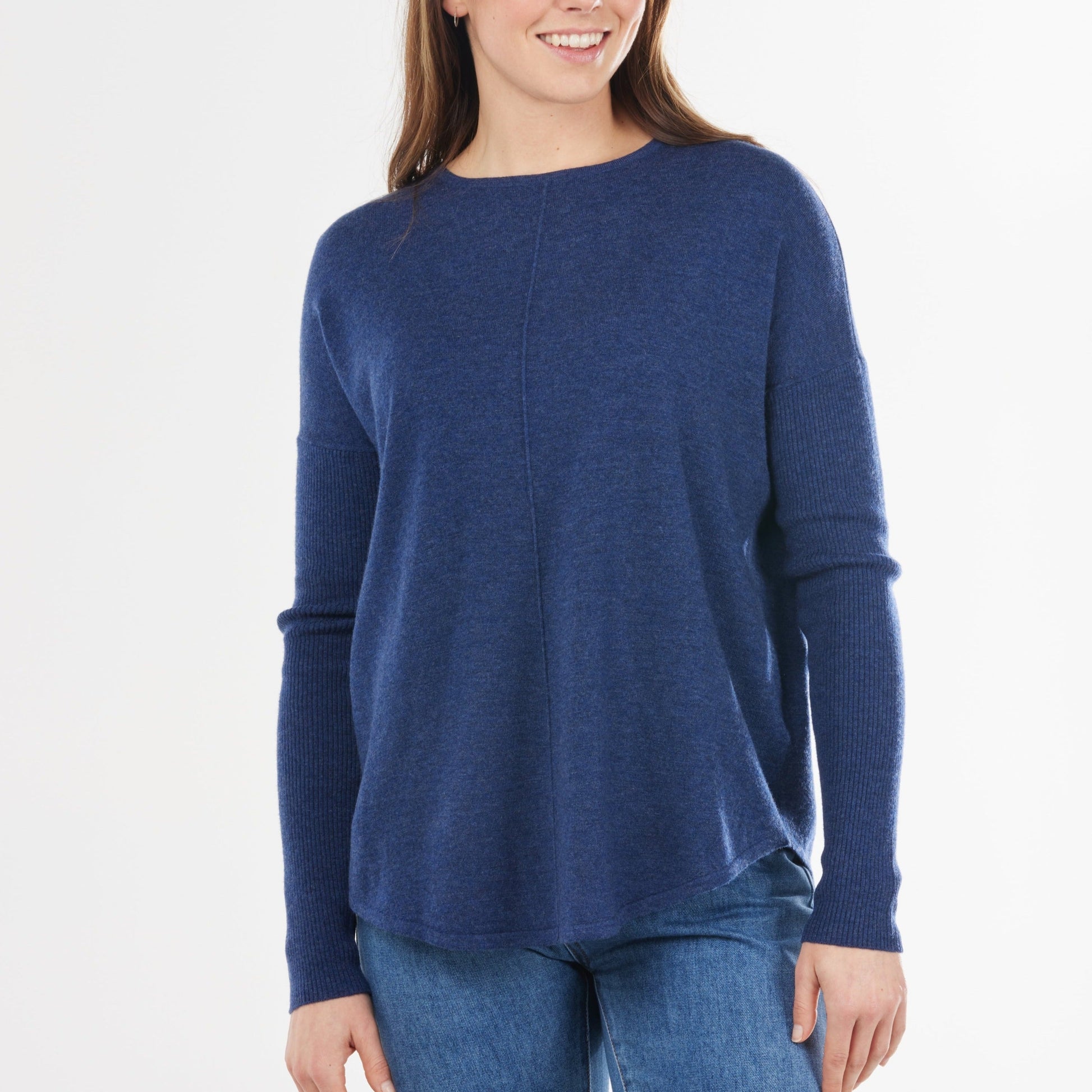 Bridge and Lord essential curved hem crew pullover in denim marl.
