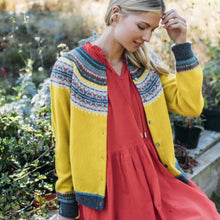 Woman's patterned Cardigan