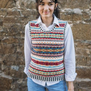 Eribe, quality Scottish Knitwear. Westray Vest in Firefly